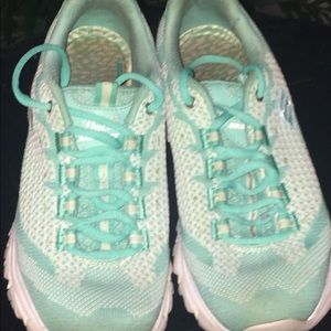 Sketchers mint Sport  Mesh Sneakers size 7